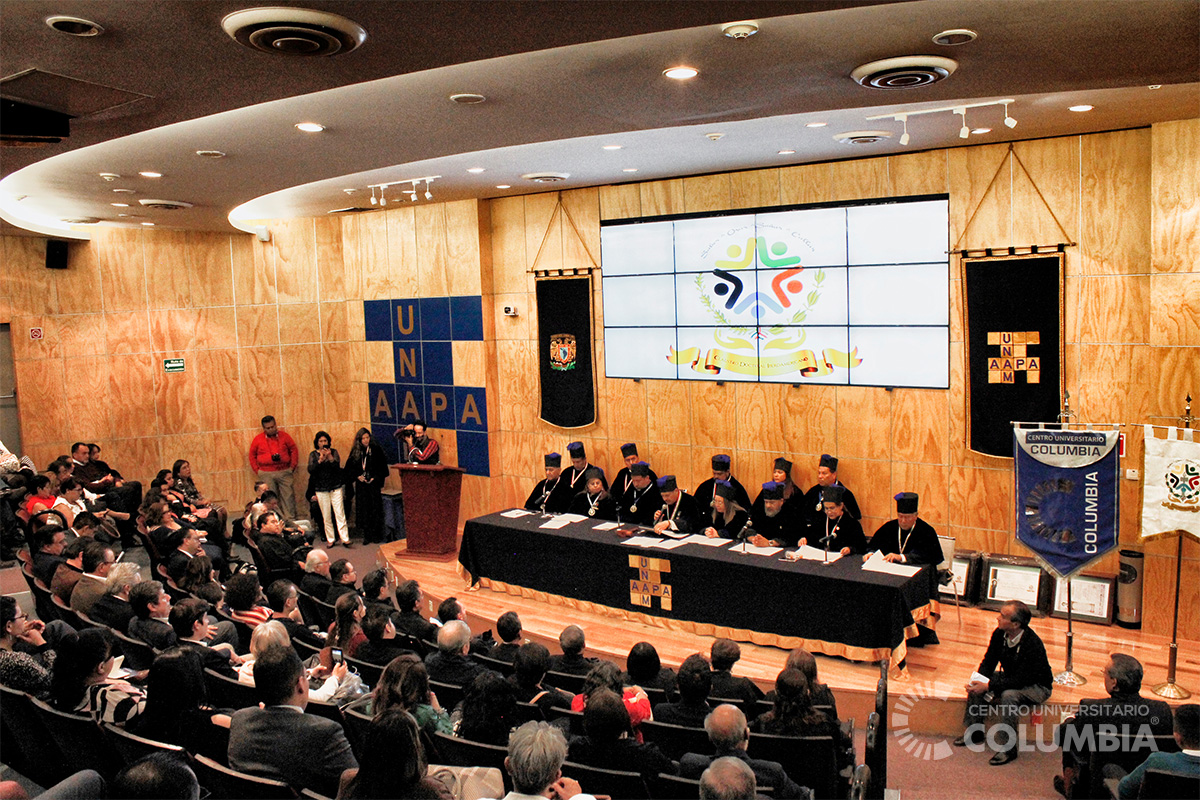 ENTREGA DE DOCTORADO HONORIS CAUSA AL DR. RAYMUNDO AMPUDIA