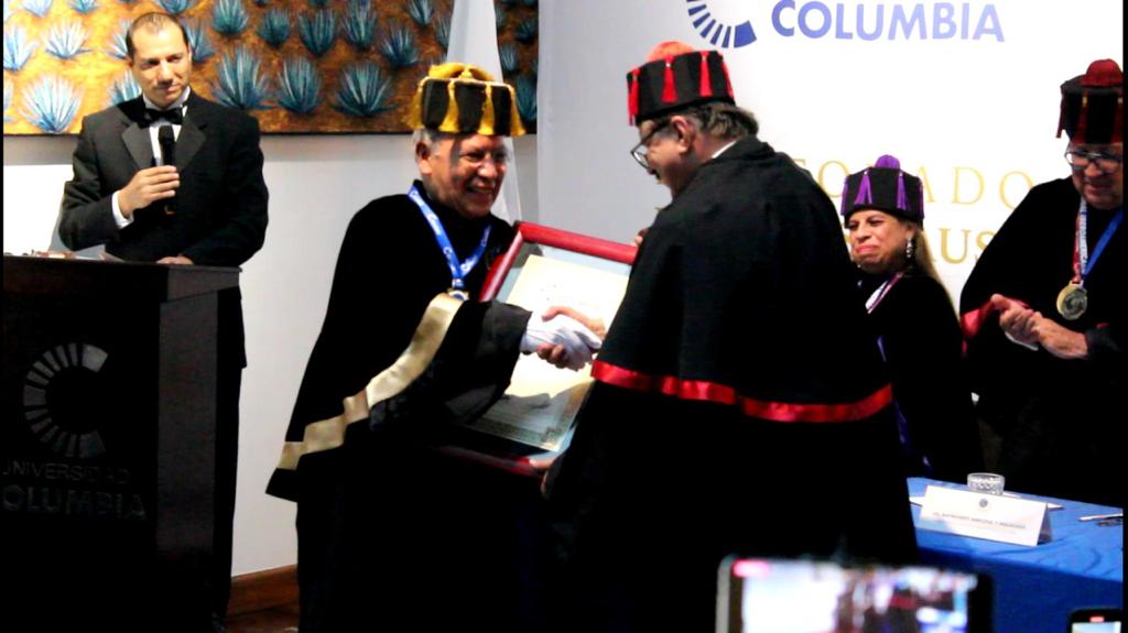 ENTREGA DOCTORADO HONORIS CAUSA