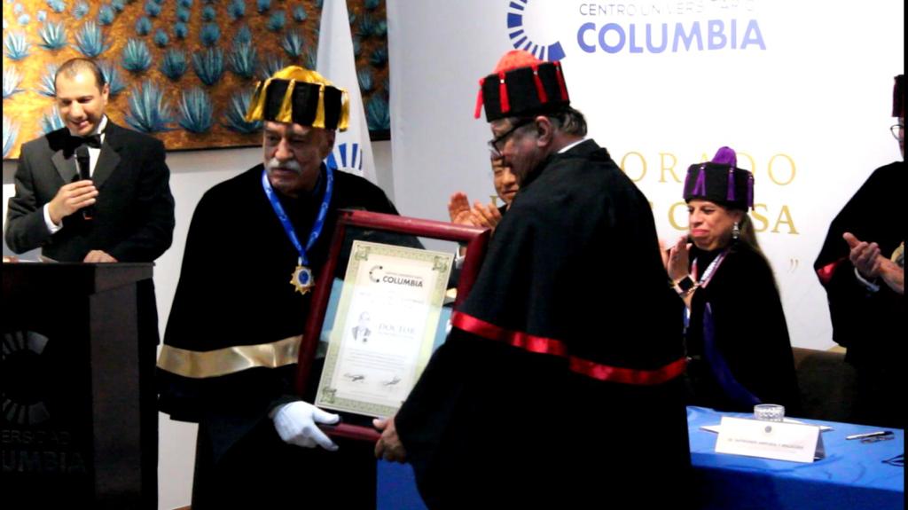 ENTREGA DOCTORADO HONORIS CAUSA