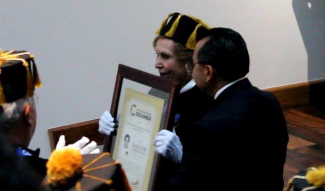 ENTREGA DOCTORADO HONORIS CAUSA