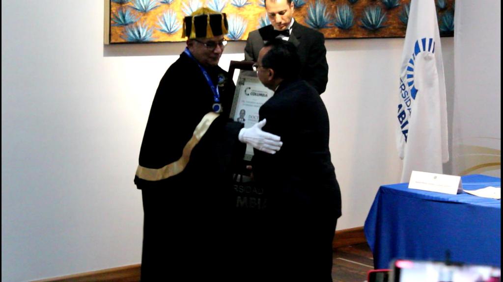 ENTREGA DOCTORADO HONORIS CAUSA